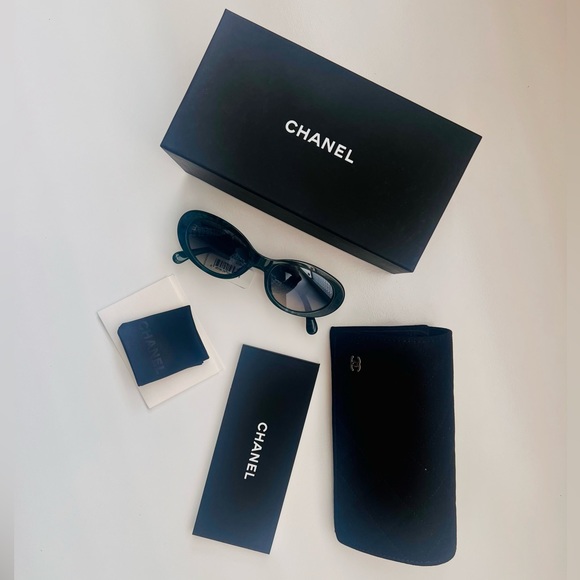 🔥CHANEL Oval Sunglasses in Acetate Green - Picture 7 of 9